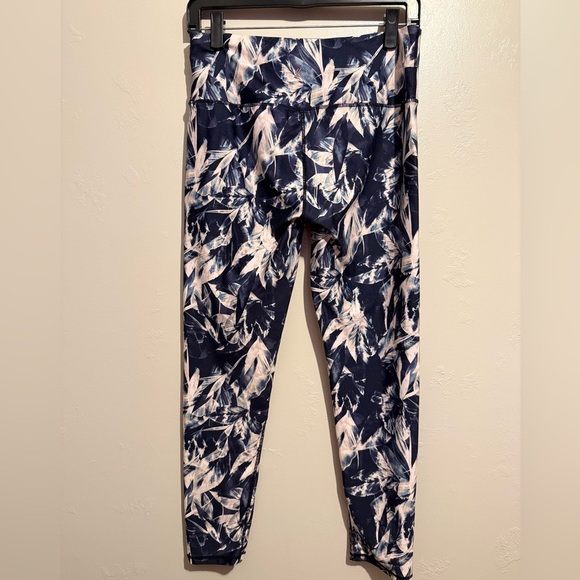 Kyodan Floral Leggings Tropical Print Blue Gray Pink Size Large Activewear EUC - Picture 10 of 11